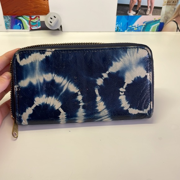 Tory Burch Tie Dye Wallet - Picture 3 of 3